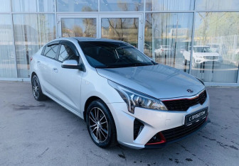 Подержанный автомобиль Kia Rio Sedan 2021 года (3 фото)