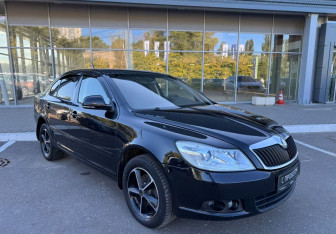 Подержанный автомобиль Skoda Octavia Liftback 2011 года (3 фото)