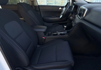 Подержанный автомобиль Kia Sportage 2022 года (9 фото)