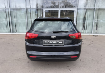 Подержанный автомобиль Kia Ceed Wagon 2014 года (6 фото)