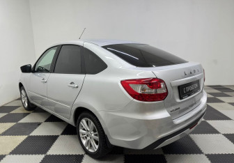 Подержанный автомобиль LADA (ВАЗ) Granta Liftback 2023 года (7 фото)