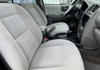 Подержанный автомобиль Hyundai Santa Fe 2005 года (10 фото)