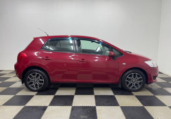 Подержанный автомобиль Toyota Auris Hatchback 2007 года (4 фото)