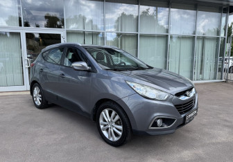 Подержанный автомобиль Hyundai ix35 2012 года (3 фото)