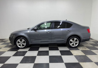 Подержанный автомобиль Skoda Octavia Liftback 2016 года (8 фото)