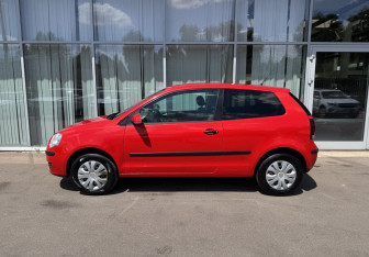 Подержанный автомобиль Volkswagen Polo Hatchback 2006 года (8 фото)