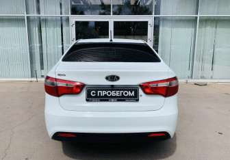 Подержанный автомобиль Kia Rio Sedan 2012 года (6 фото)