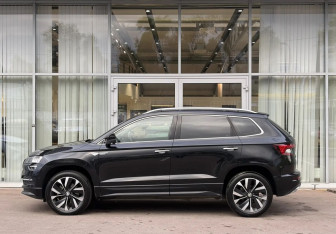Подержанный автомобиль Skoda Karoq 2025 года (8 фото)
