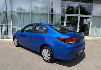 Подержанный автомобиль Kia Rio Sedan 2018 года (7 фото)