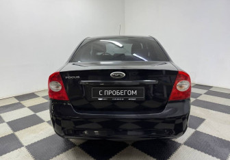 Подержанный автомобиль Ford Focus Sedan 2009 года (6 фото)