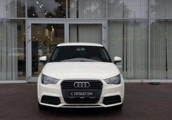 Подержанный автомобиль Audi A1 2012 года (2 фото)