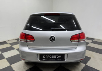 Подержанный автомобиль Volkswagen Golf Hatchback 2012 года (6 фото)