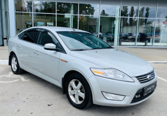 Подержанный автомобиль Ford Mondeo Sedan 2010 года (3 фото)