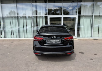 Подержанный автомобиль Hyundai Solaris Sedan 2021 года (6 фото)