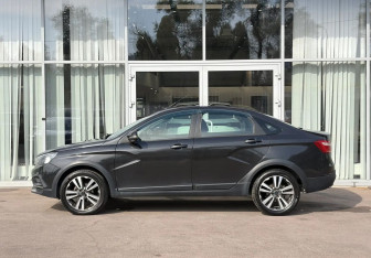 Подержанный автомобиль LADA (ВАЗ) Vesta Sedan 2018 года (8 фото)