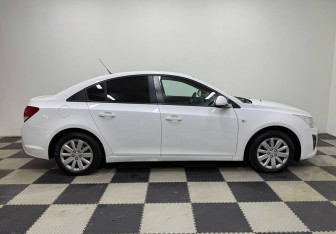 Подержанный автомобиль Chevrolet Cruze Sedan 2013 года (4 фото)