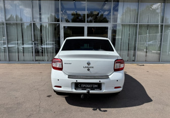 Подержанный автомобиль Renault Logan Sedan 2018 года (6 фото)