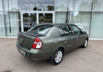 Подержанный автомобиль Renault Symbol 2008 года (5 фото)