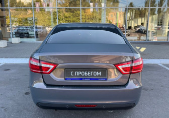 Подержанный автомобиль LADA (ВАЗ) Vesta Sedan 2018 года (6 фото)