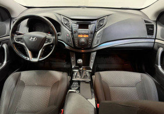 Подержанный автомобиль Hyundai i40 Sedan 2015 года (10 фото)