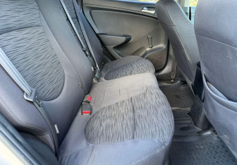 Подержанный автомобиль Hyundai Solaris Sedan 2015 года (11 фото)