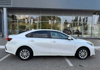 Подержанный автомобиль Kia Cerato Sedan 2021 года (4 фото)