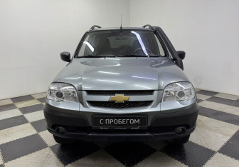 Подержанный автомобиль Chevrolet Niva 2014 года (2 фото)