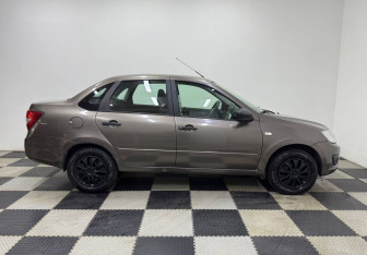 Подержанный автомобиль LADA (ВАЗ) Granta Sedan 2018 года (4 фото)