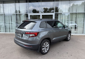 Подержанный автомобиль Skoda Karoq 2021 года (5 фото)