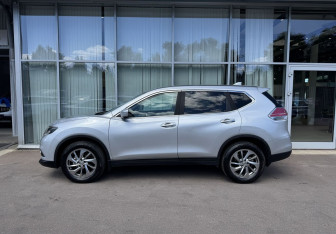 Подержанный автомобиль Nissan X-Trail 2017 года (8 фото)