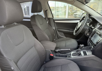 Подержанный автомобиль Skoda Octavia Liftback 2014 года (10 фото)