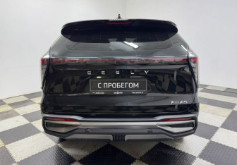 Подержанный автомобиль Geely Atlas 2024 года (6 фото)
