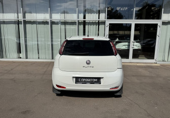 Подержанный автомобиль Fiat Punto Hatchback 2012 года (6 фото)