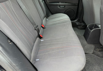 Подержанный автомобиль SEAT Leon Hatchback 2012 года (11 фото)