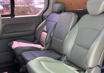 Подержанный автомобиль Hyundai Grand Starex 2014 года (10 фото)