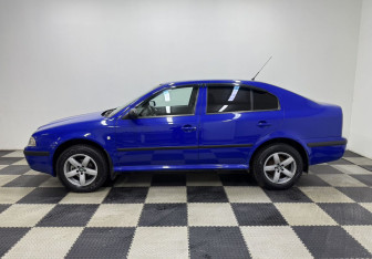 Подержанный автомобиль Skoda Octavia Liftback 2006 года (8 фото)