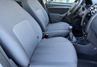 Подержанный автомобиль Renault Duster 2017 года (9 фото)