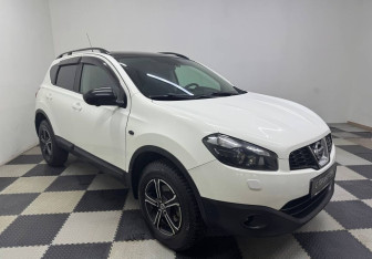 Подержанный автомобиль Nissan Qashqai 2013 года (3 фото)