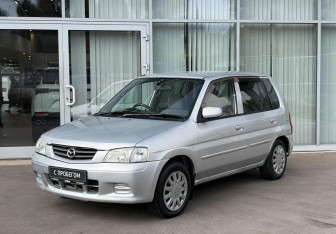 Подержанный автомобиль Mazda Demio 2002 года (1 фото)