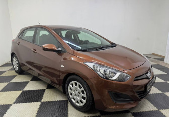 Подержанный автомобиль Hyundai i30 Hatchback 2012 года (3 фото)