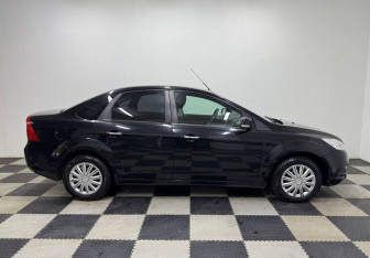 Подержанный автомобиль Ford Focus Sedan 2009 года (4 фото)