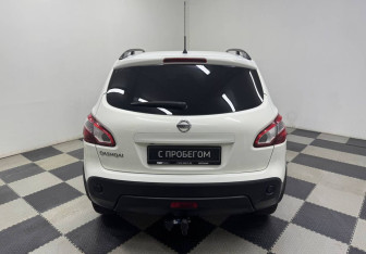 Подержанный автомобиль Nissan Qashqai 2013 года (6 фото)