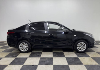 Подержанный автомобиль Kia Rio Sedan 2017 года (4 фото)