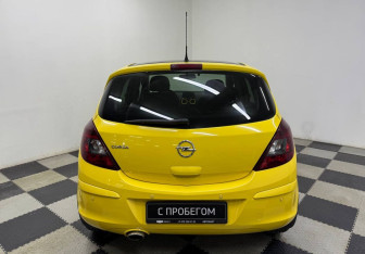 Подержанный автомобиль Opel Corsa 2011 года (6 фото)