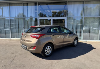 Подержанный автомобиль Hyundai i30 Hatchback 2014 года (5 фото)