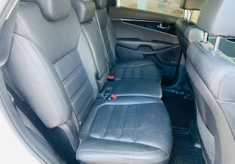 Подержанный автомобиль Kia Sorento 2018 года (10 фото)