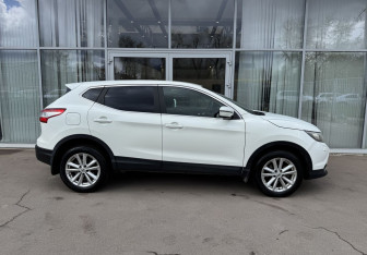 Подержанный автомобиль Nissan Qashqai 2015 года (4 фото)