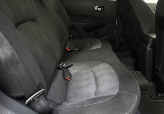 Подержанный автомобиль Nissan Qashqai 2012 года (11 фото)