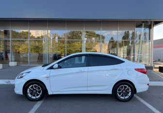 Подержанный автомобиль Hyundai Solaris Sedan 2014 года (8 фото)