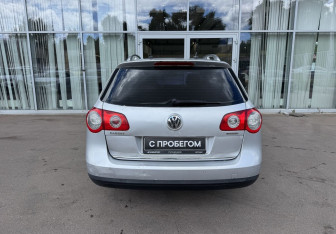 Подержанный автомобиль Volkswagen Passat Wagon 2009 года (6 фото)